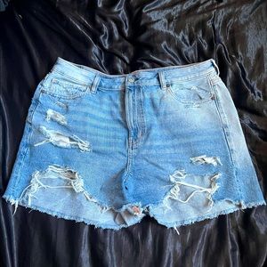 AE High Rise Mom Short